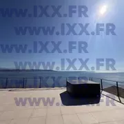 Terrasse aménagée avec vue panoramique sur mer et jacuzzi 06.2026