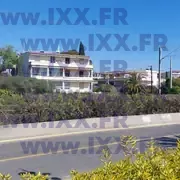 Bâtiment existant avant travaux de rénovation immobilière. 04.2026