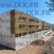 Façade en finition et aménagement des abords 04.2026