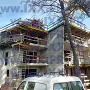 Construction façade étais métalliques coffrage planchers béton 01.2026