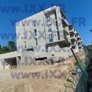 Travaux de façade en cours sur le bâtiment principal 04.2026