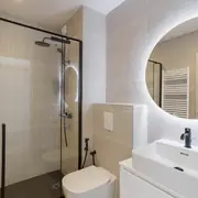 Logement neuf avec terrasse et jardin proche mer à Théoule-sur-Mer