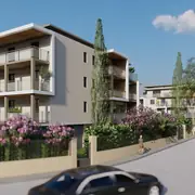 L'intégration urbaine se caractérise par des lignes épurées et des finitions haut de gamme. Une clôture végétalisée préserve l'intimité des résidents.